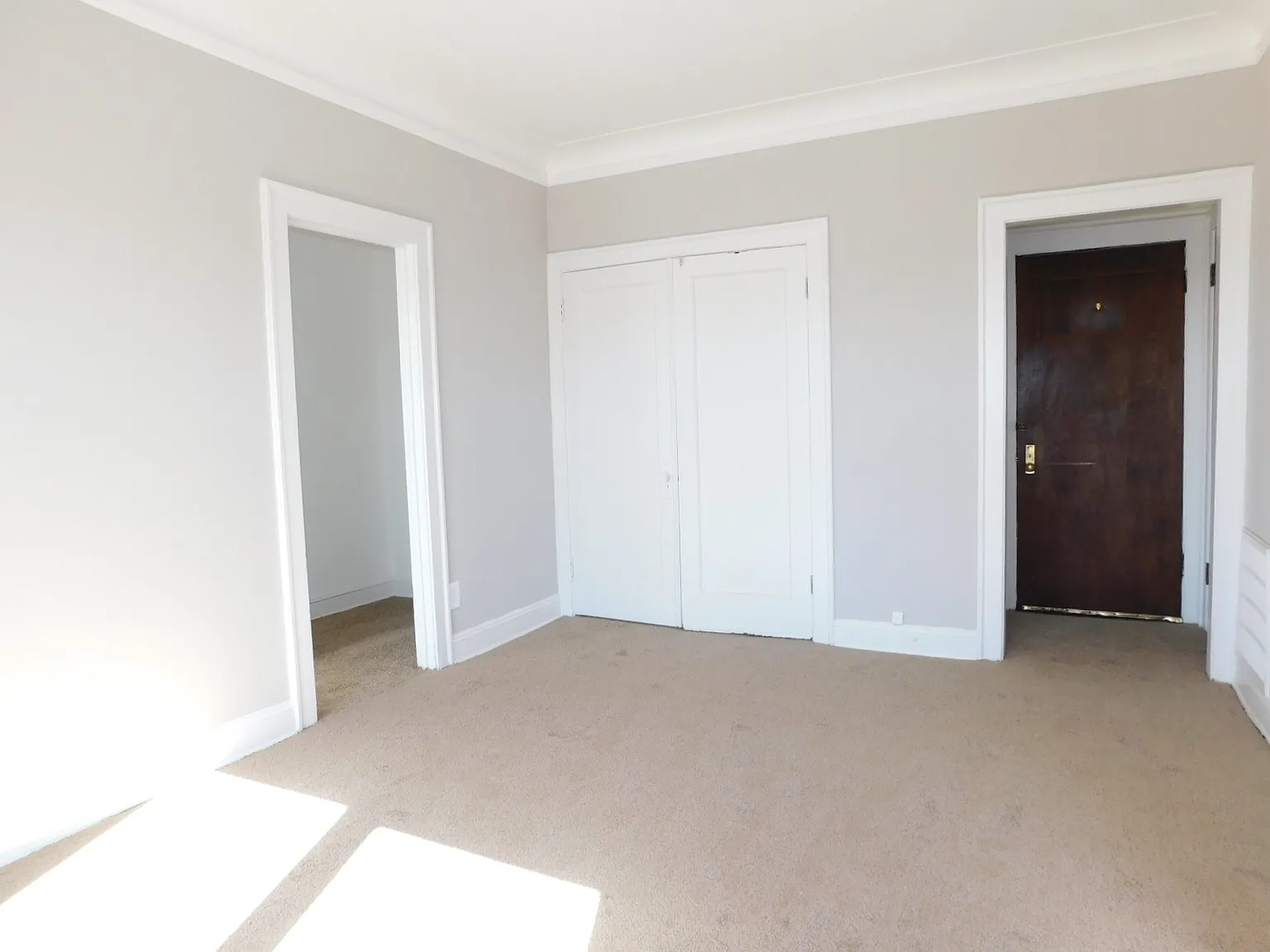 Studio, 425 sqft, $1,425 — Photo 3