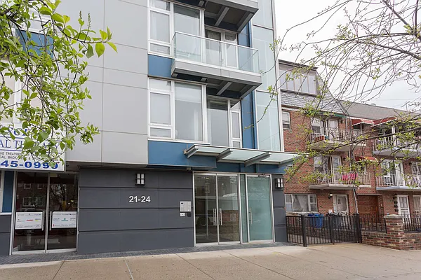 Sold by Keller Williams Realty Landmark | media 21