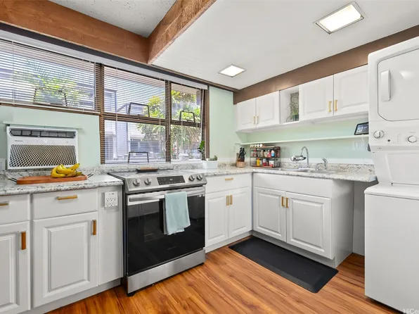 98-310 Kamehameha Hwy APT 224, Aiea, HI 96701