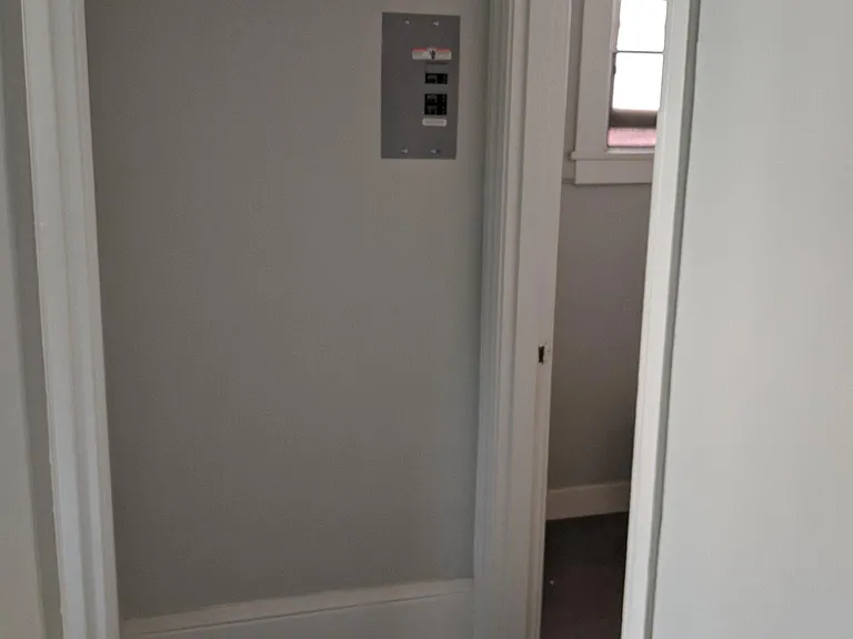 4344 Broadway #2 — Photo 11