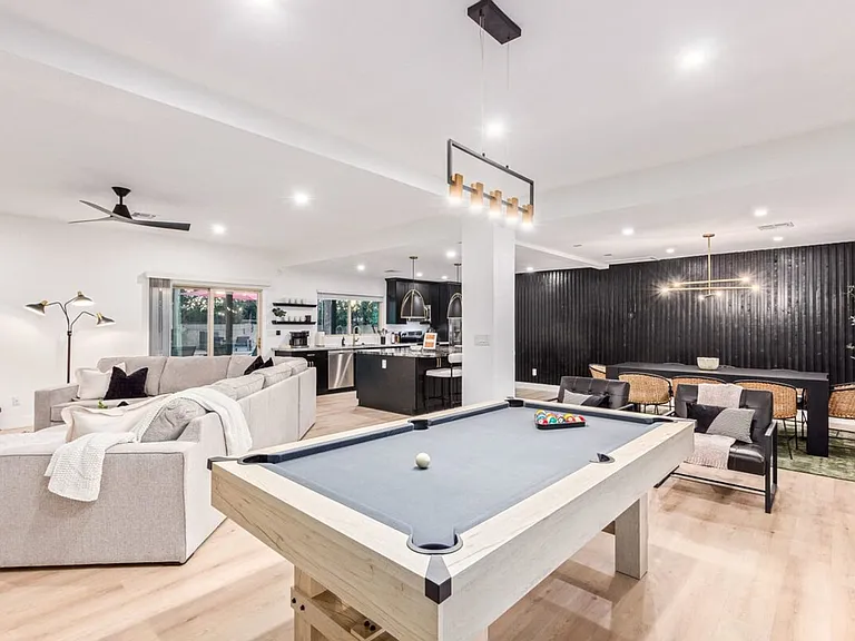 Building's Lounge