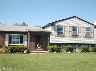 4549 Benjamin Dr, Sterling Heights, MI 48310