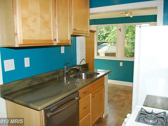 3rd image of 2801 Fairhaven Ave