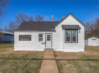 821 E Lincoln St, Clinton, MO 64735
