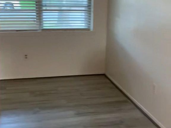 4th image of 260 Pimlico Way