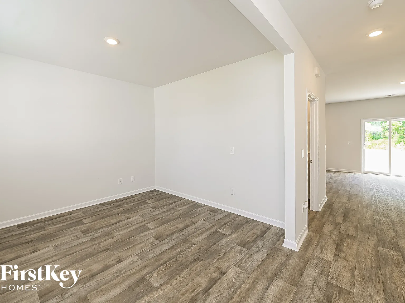 4 bed, 2.5 bath, 2382 sqft, $2,200 — Photo 4
