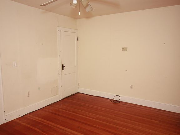 4th image of 82 Mearns Ave APT 1