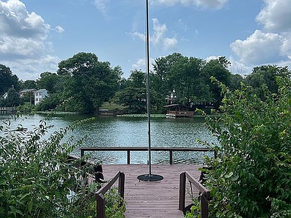 5th image of 27 Boone Lake Cir