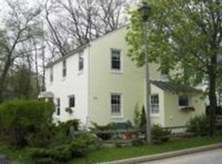 5597 Arrowwood St, Greendale, WI 53129