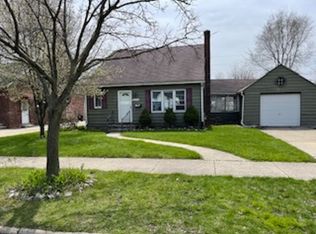 20664 Kenosha St, Harper Woods, MI 48225
