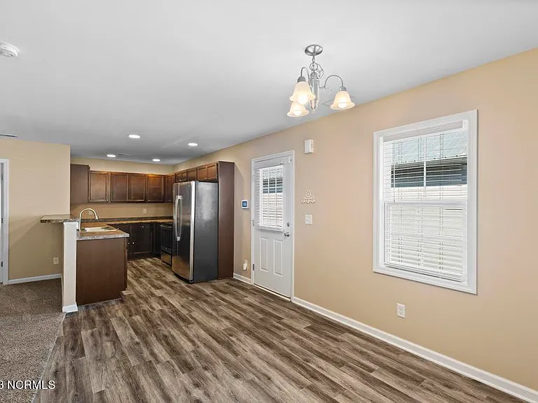123 James Ave #A — Photo 10