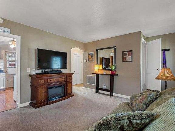 5th image of 1009 Albert Ave