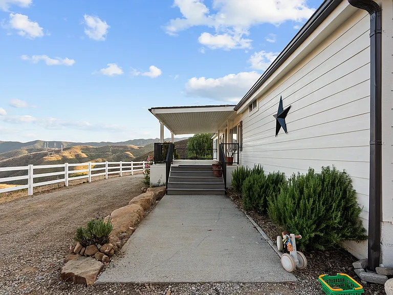 35401 Ridge Route Rd — Photo 7