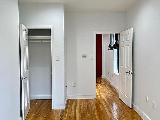 5th image of 330 Lewis Ave #1L