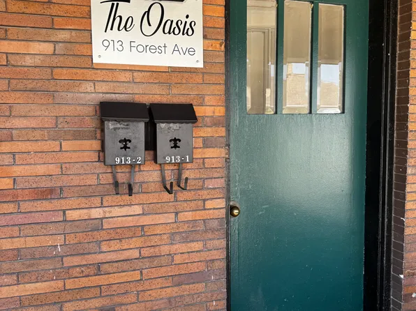913 Forest Ave #1, Omaha, NE 68108