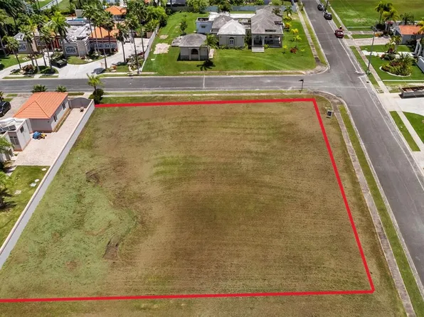 Hacienda El Molino E #8, Vega Alta, PR 00692