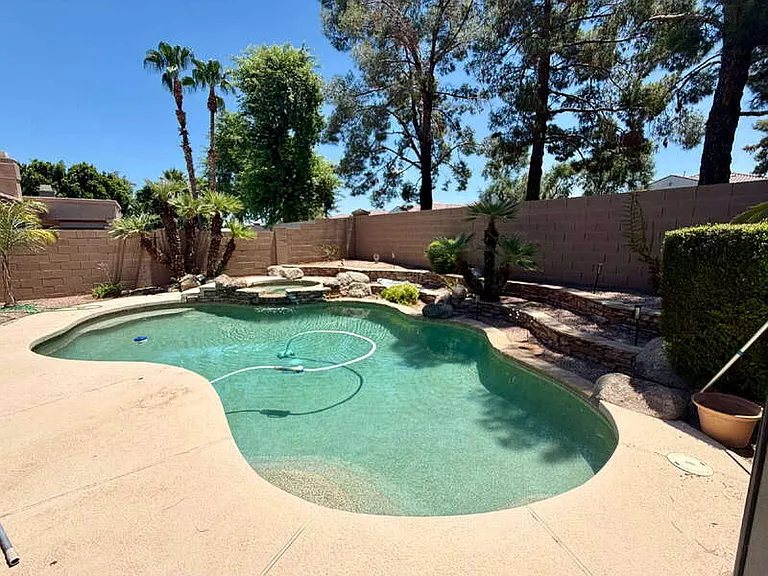 885 W Aloe Pl — Photo 26