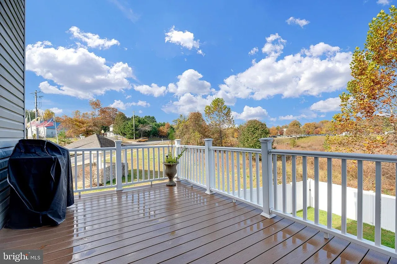 4 bed, 3.5 bath, 2795 sqft, $3,000 — Photo 3