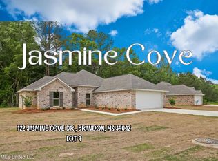 122 Jasmine Cove Dr, Brandon, MS 39042