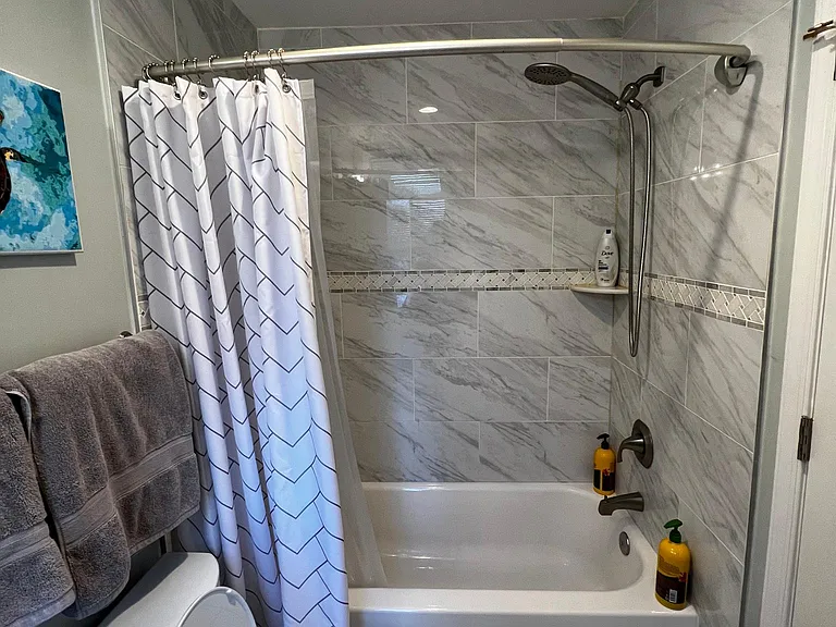 2nd Upstairs Full Bath