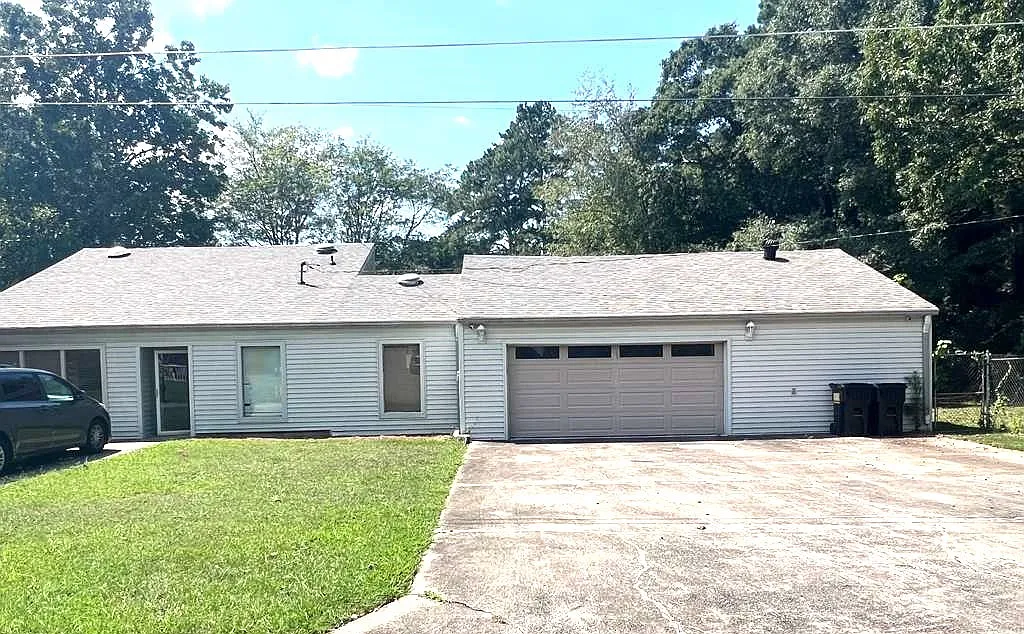 4 bed, 2078 sqft, $2,100 — Photo 1
