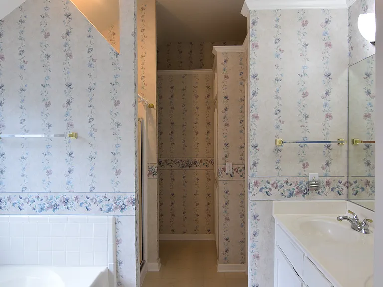 2511 Kingsbury Dr — Photo 17