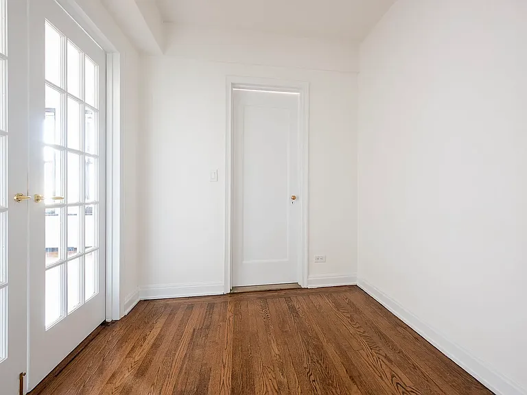 445 W 23rd St #5C — Photo 5
