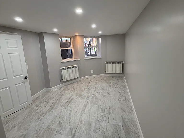 6111 Palmetto St #1L — Photo 3