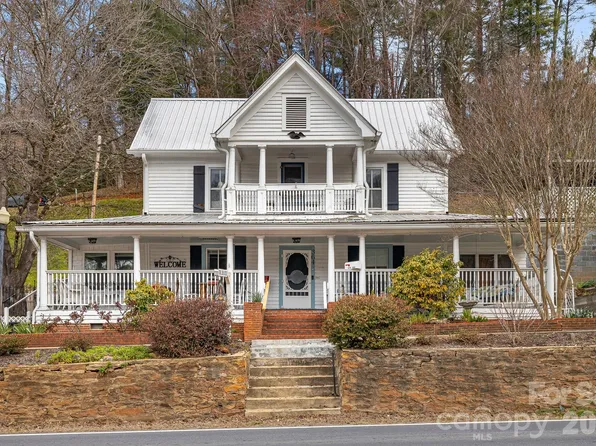 364 Haywood Rd, Dillsboro, NC 28725