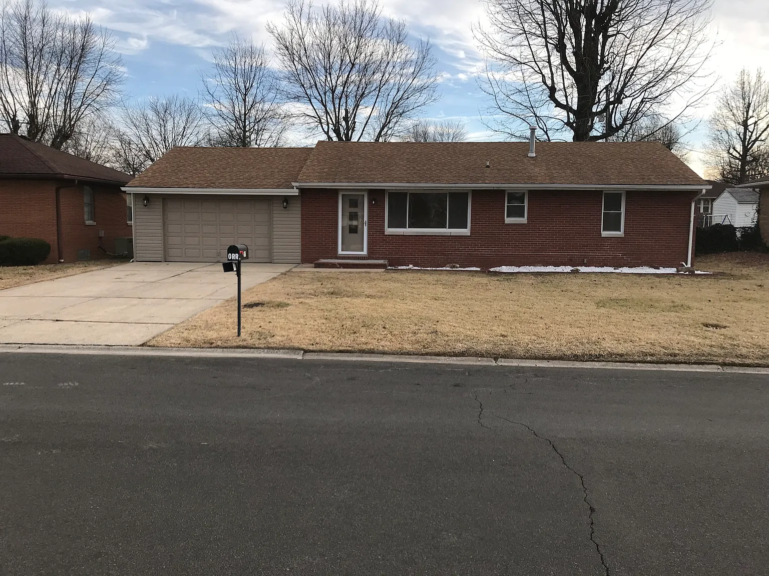 411 California Ave photo 1