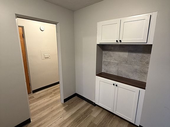 3rd image of 17731 Lakeshore Blvd #2