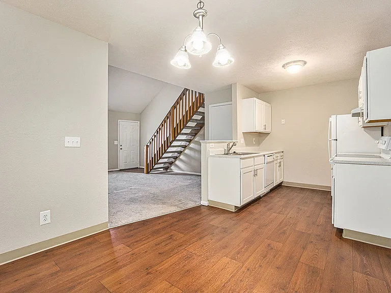 The Vista Apartments and Townhomes — Photo 14