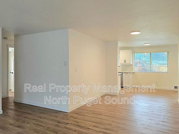 3rd image of 4521 122nd Pl NE