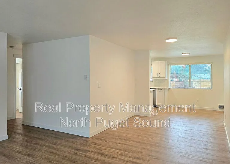 4521 122nd Pl NE — Photo 3