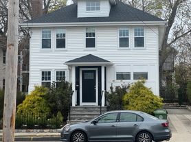 32 Brimmer St, Watertown, MA