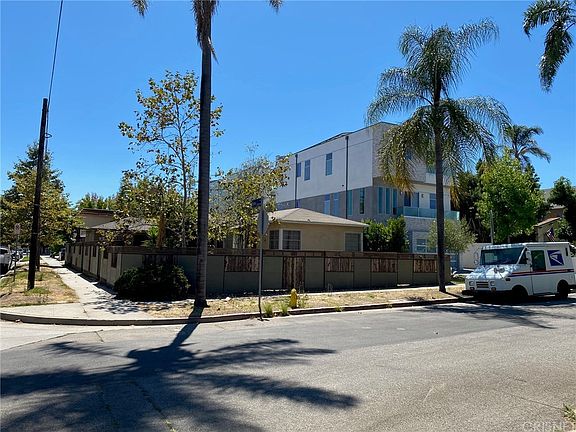 3rd image of 12401 Idaho Ave