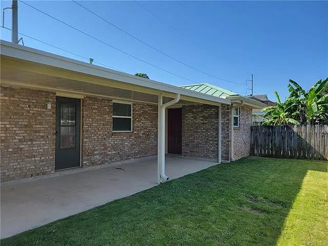 1242 Carrollton Ave — Photo 4