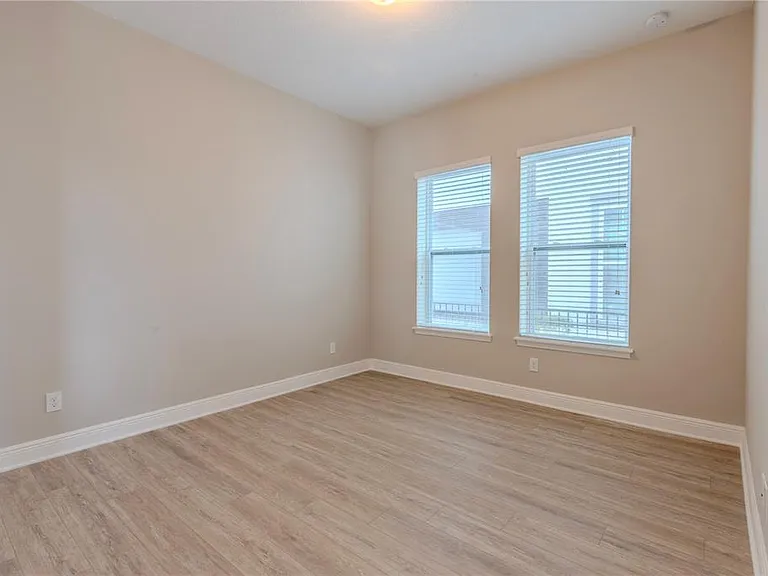 9233 Smithies St — Photo 13