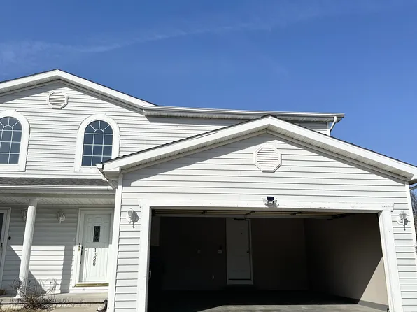 1320 Beacon Hill Ct, Normal, IL 61761