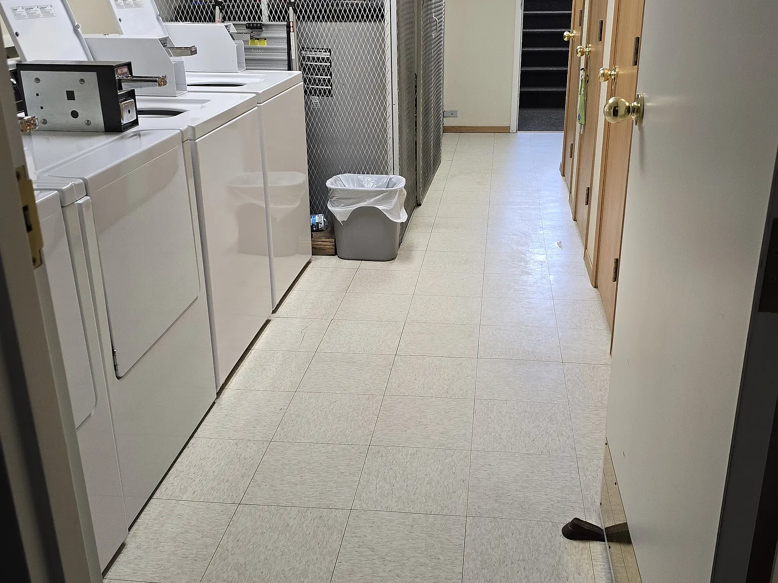 2 bed, 950 sqft, $1,200 — Photo 2