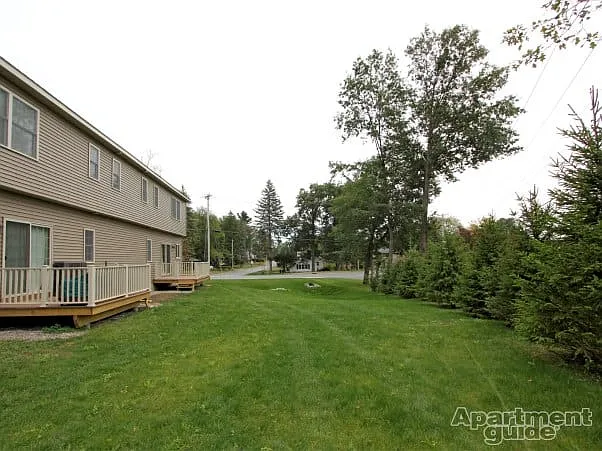 3 bed, 2.5 bath, 1950 sqft, $2,800 — Photo 2