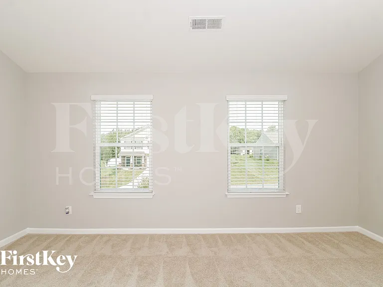 227 Sawyer Ln — Photo 6