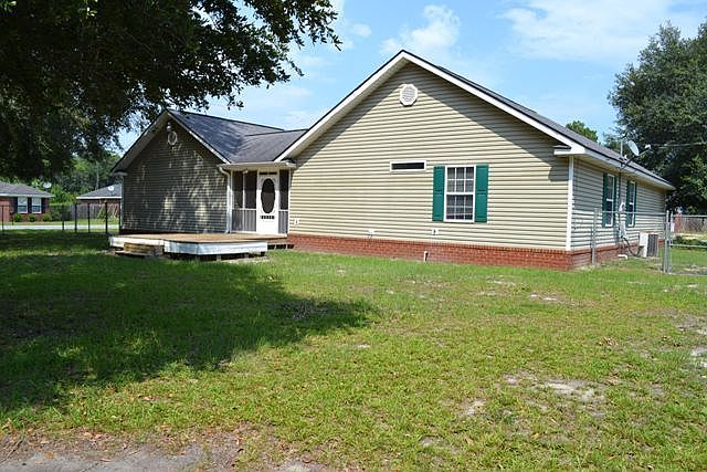 2nd image of 15 Kathy Rd