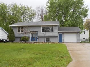 213 1st Ave NE, Badger, IA 50516