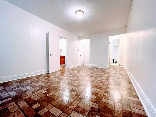 Rented by HOLTON REAL ESTATE INC. | media 11