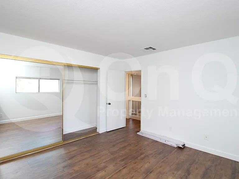 5621 N 79th St #4 — Photo 9