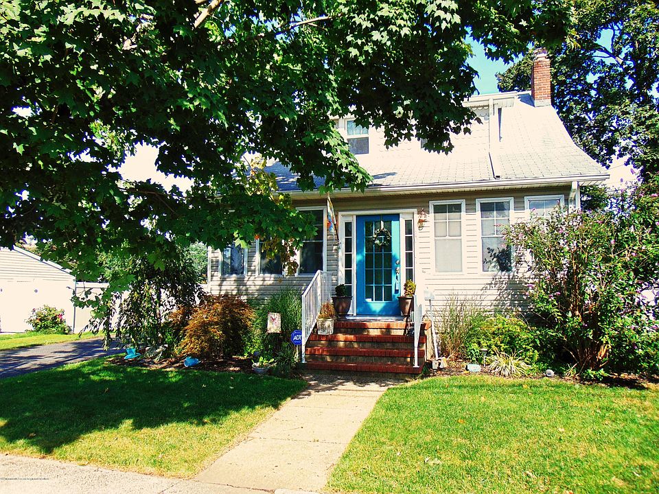 1st image of 10 Lawn St