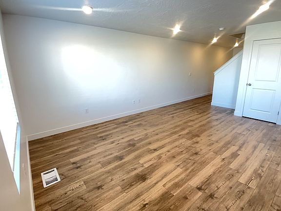4th image of 2972 W Ezra Dr