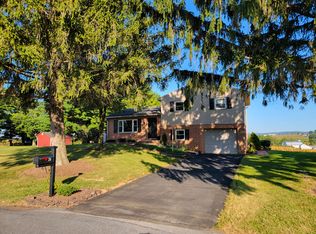 26 Pinewood Ave, Ephrata, PA 17522