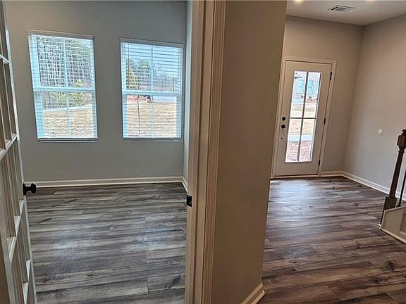 5th image of 908 Colton Dr